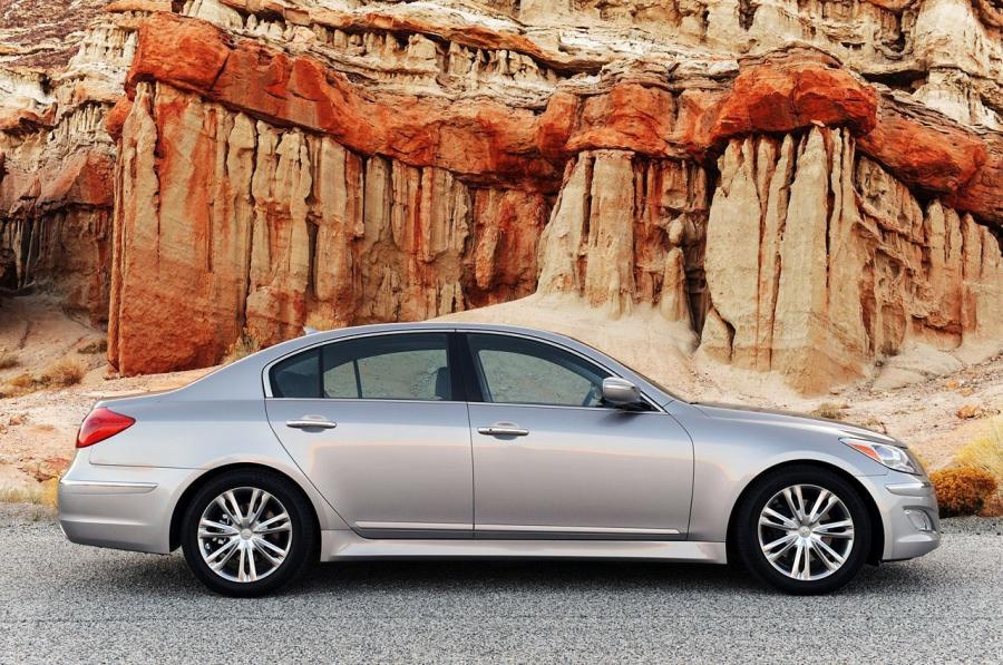  Hyundai Genesis 2012 года  (фото 72 из 73)